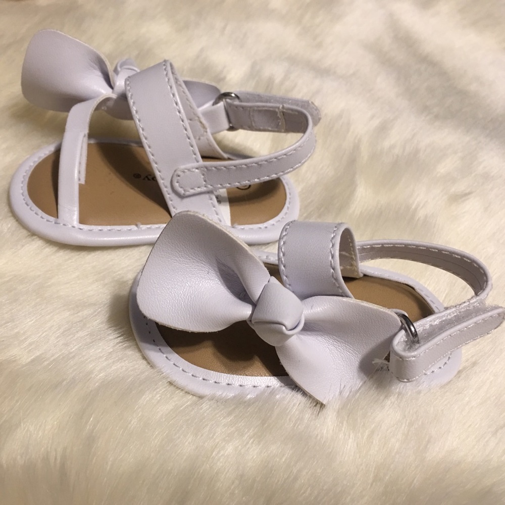 Baby bow sandals!